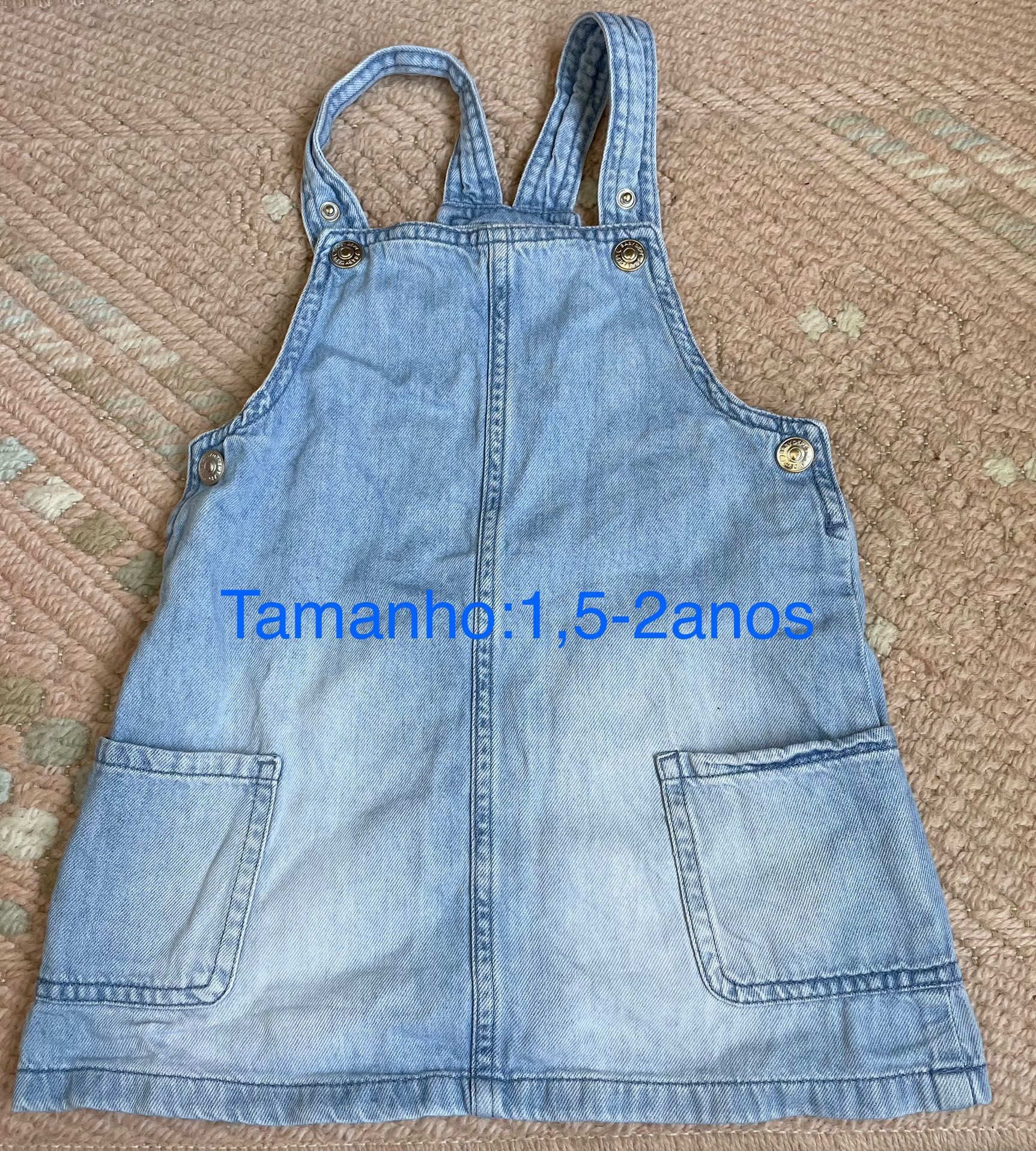 Vestidos e camisolas para menina