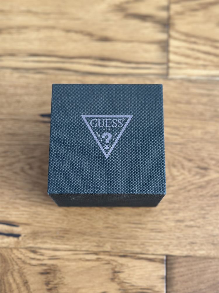 Жіночі часи Guess w0623l1