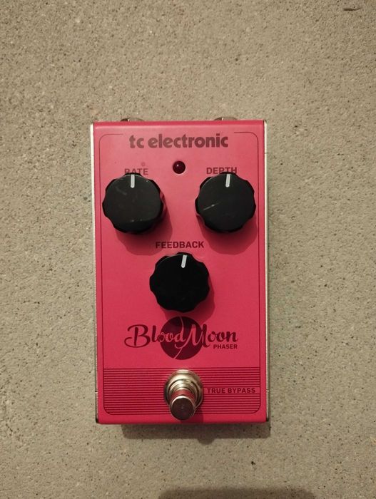 Klasyczny phaser TC Electronic Blood Moon
