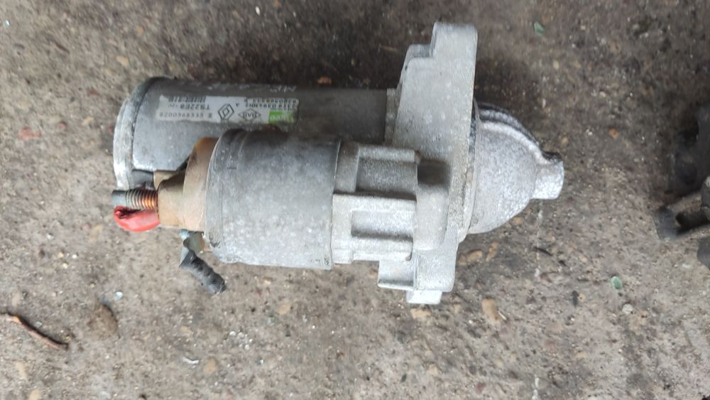 Rozrusznik Valeo renault megane III laguna III master 2.0 dCi