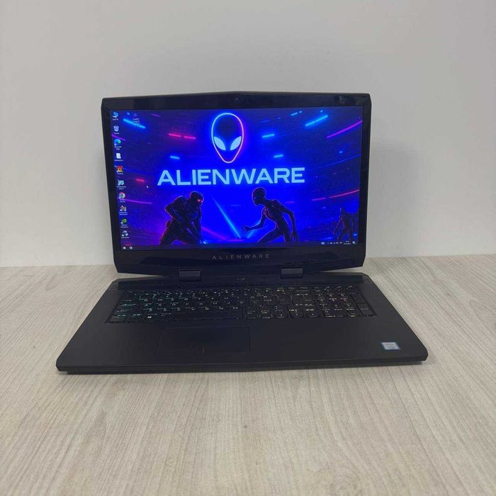 Dell Alienware m17  i7-8750H 16GB SSD 128GB HDD 1TB RTX 2070 Max-Q