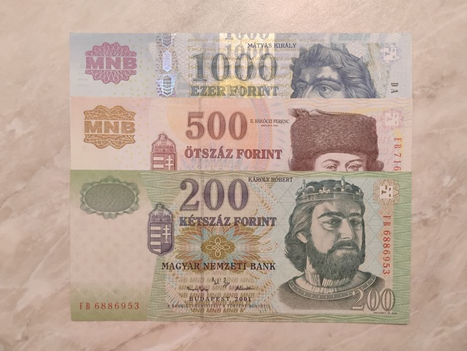 Banknoty Węgry - 200,500 i 1000 forintów od 2001 do 2012 r.