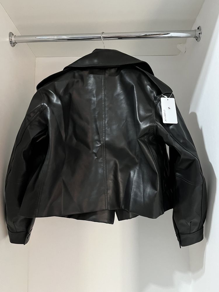 Krótka kurtka oversize