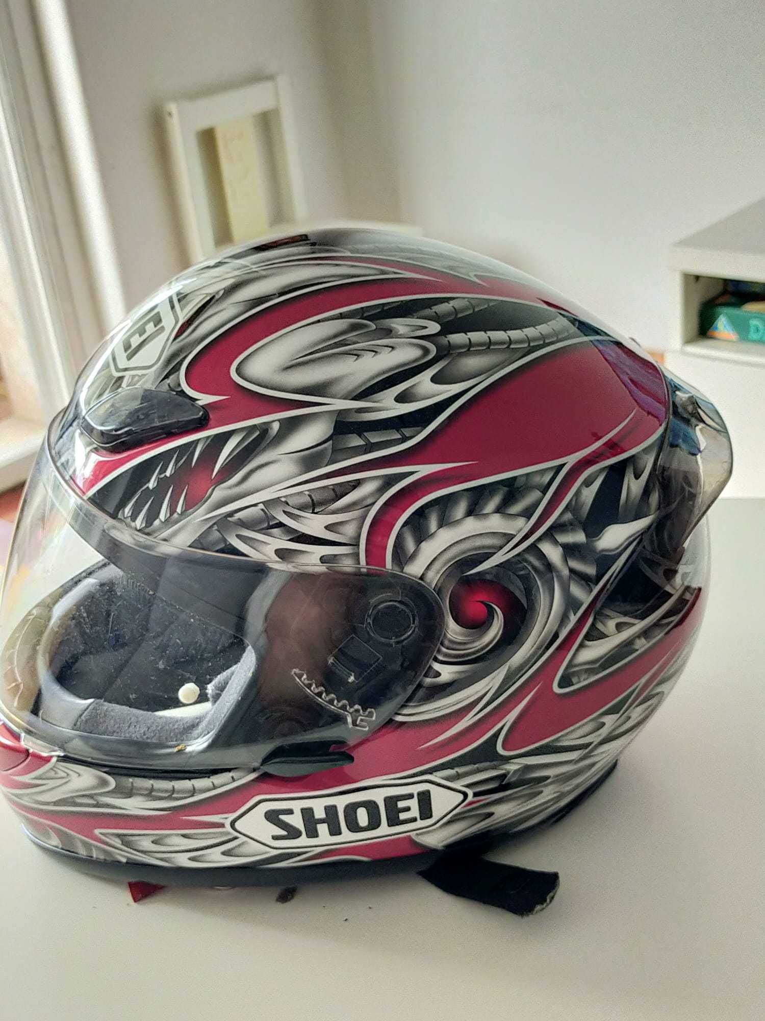 Capacetes SHOEI usados, tamanhos M e S