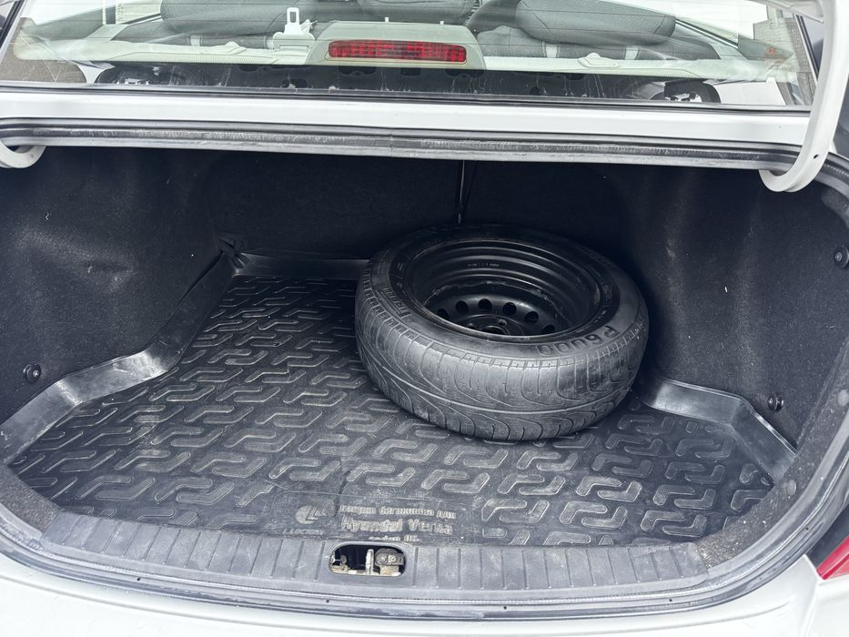 Автомобіль хюндай акцент 1.4 газ бензин 2008 рік