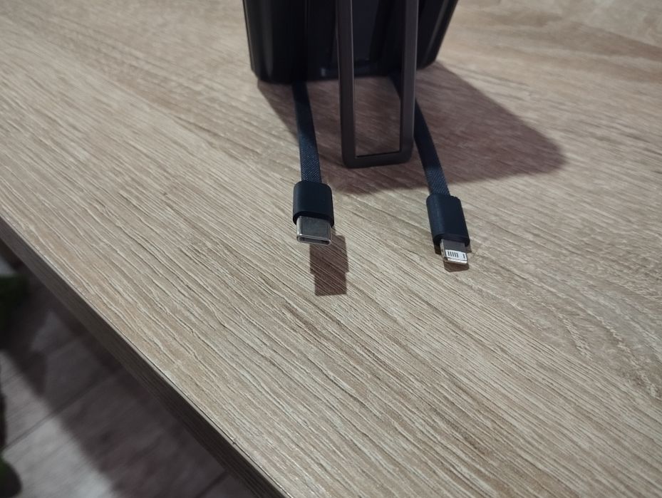 POWERBANK 10000 MAH iPhone MAGSAFE z kablem USB-C/LIGHTNING indukcyjny