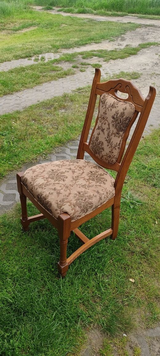 Meble do salonu stół i krzesła