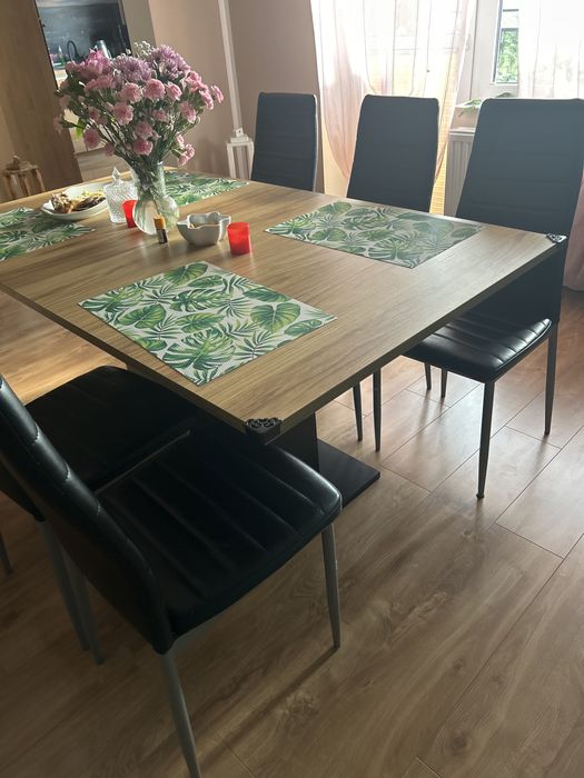 Stół z funkcja rozkladania + krzesla