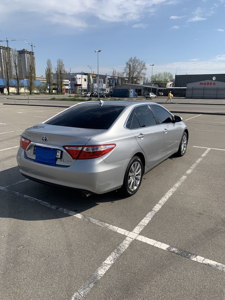 Toyota CAMRY 55 2015год HYBRID