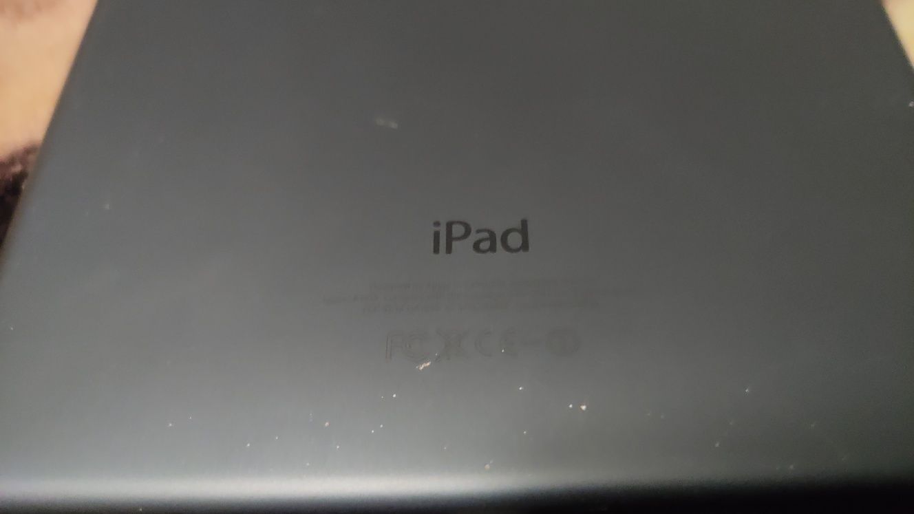 Планшет iPad mini. Не вмикається.