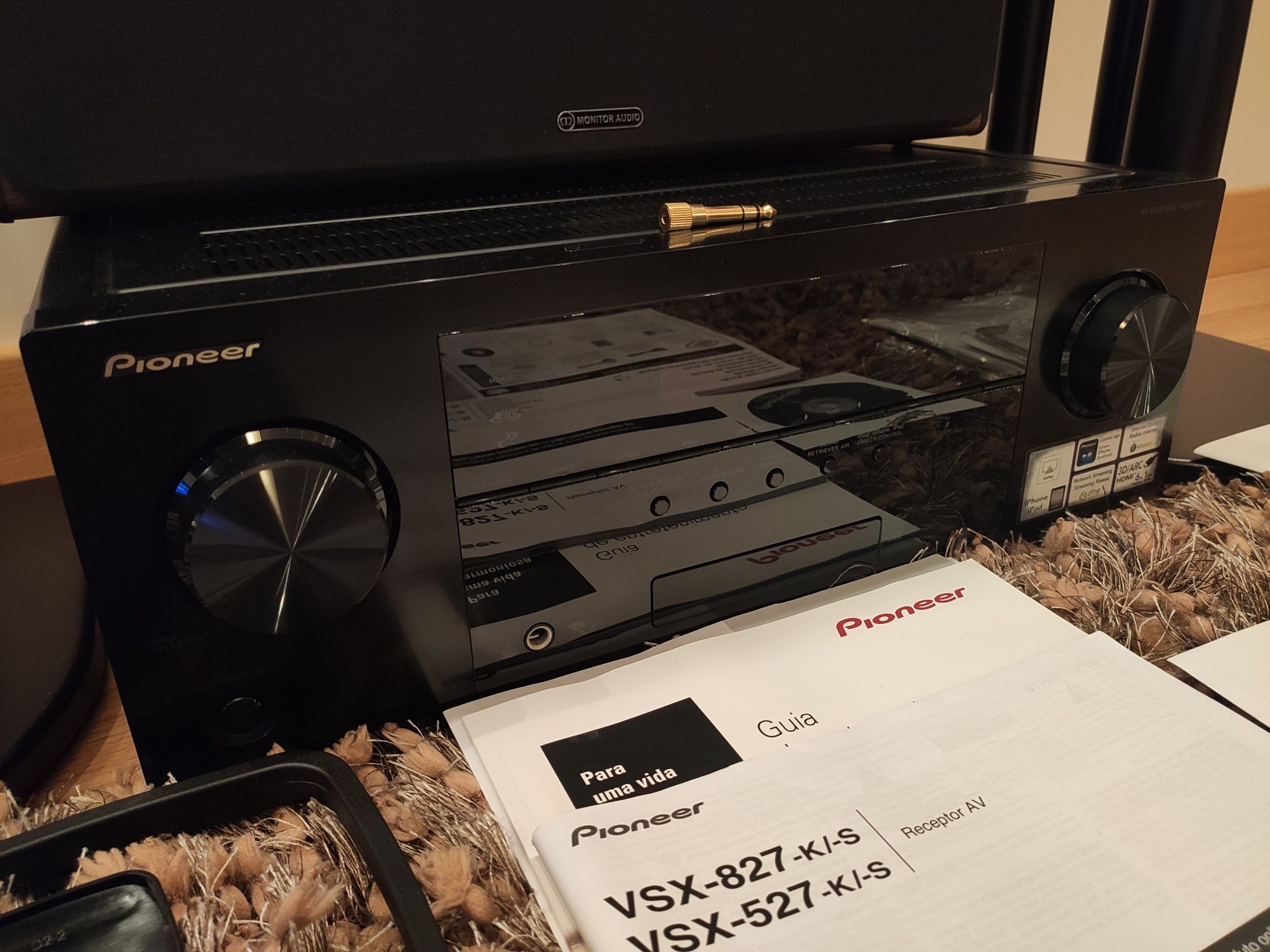 Vendo colunas Monitor Audio +  Cabos