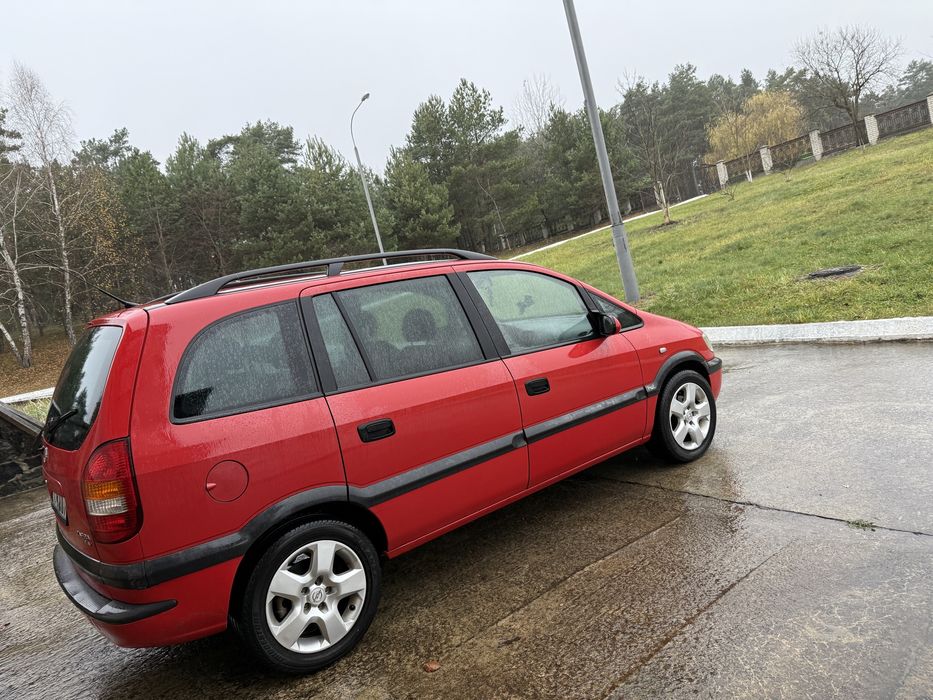Opel Zafira A хороший стан