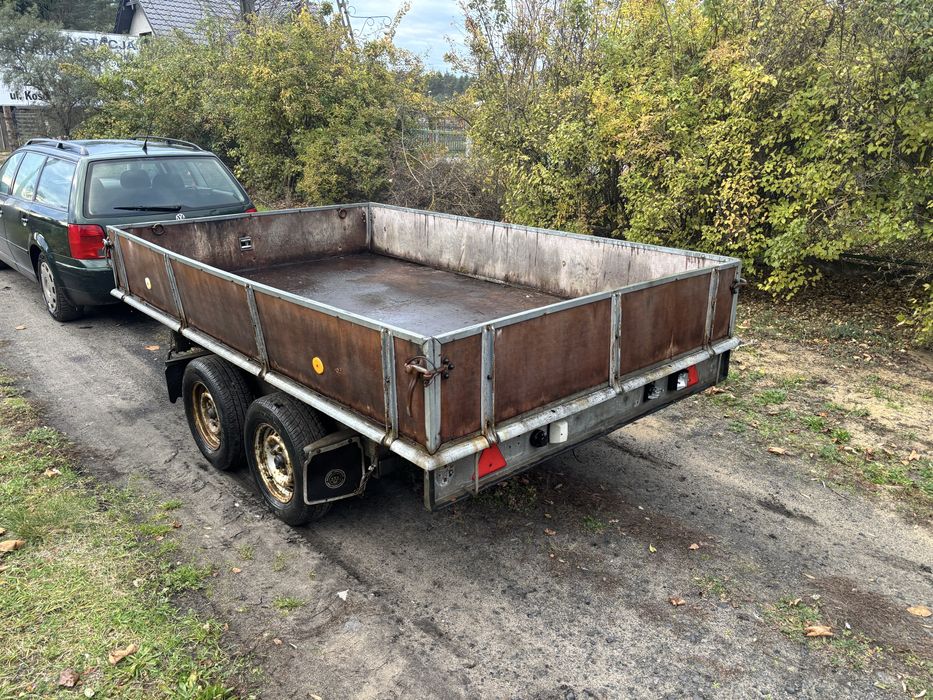 Przczepka wywrotka 3 trony kiper  do busa