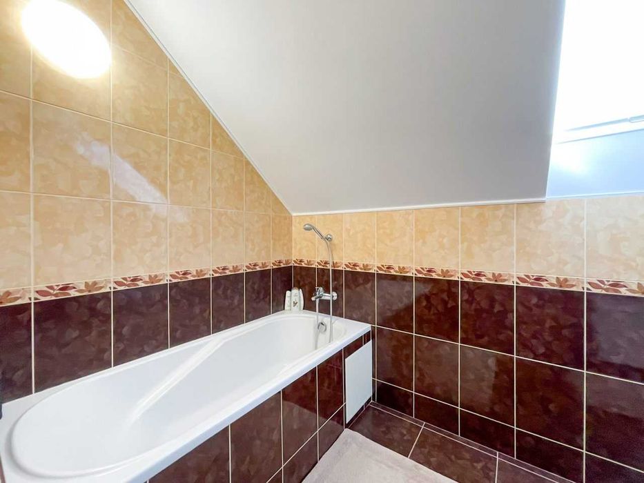 Продаж будинку з ремонтом, меблями, технікою, 5 хв. до Нового р-ну