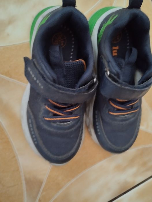 Buty dla chłopca, świecące roz. 26