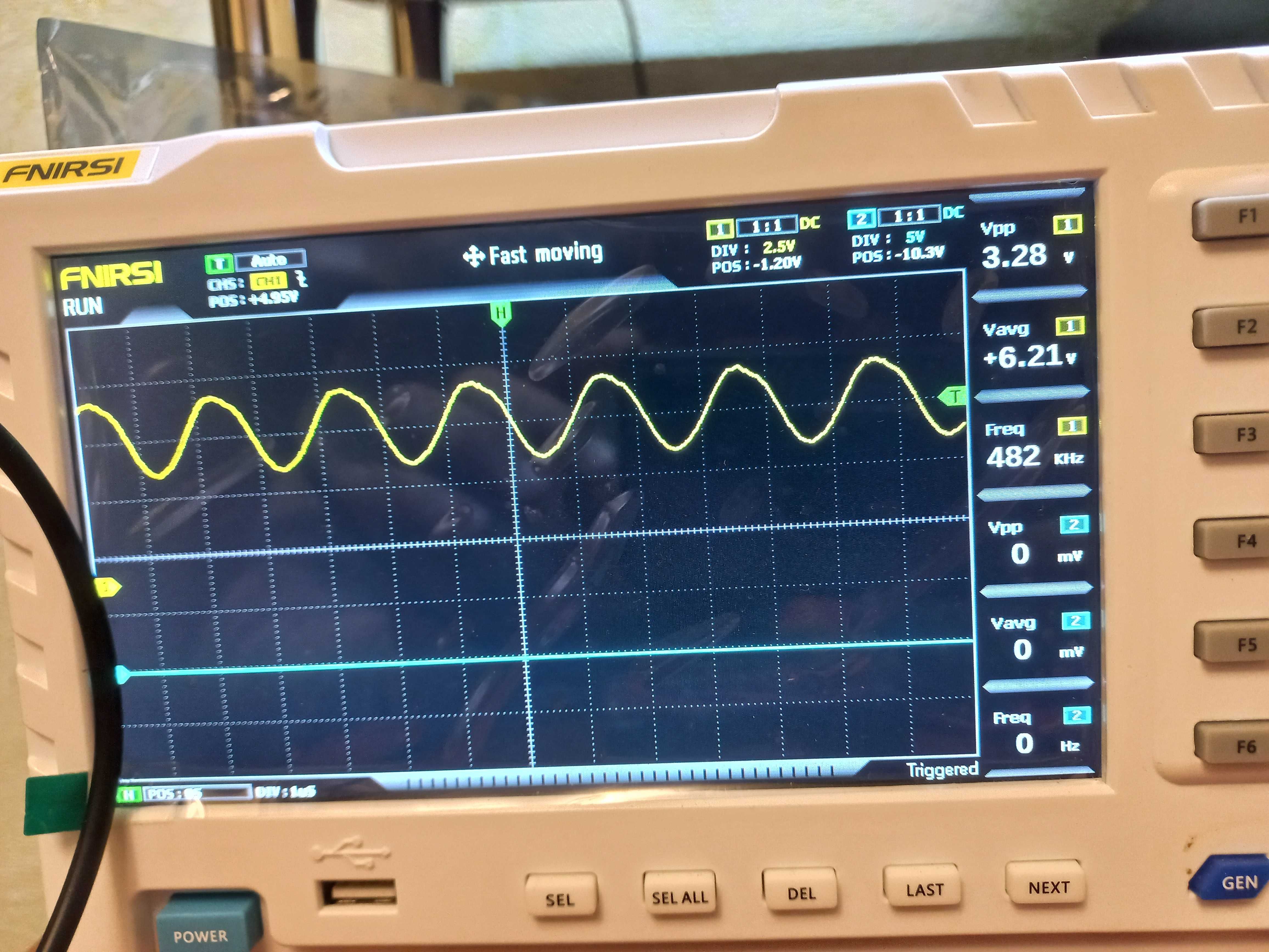 Генератор сигналов  10 Гц-450 кГц, входное напряжение 12V-