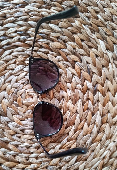 River Island damskie okulary przeciwsłoneczne w bardzo dobrym stanie