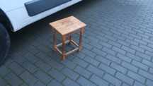 Stołek taboret drewniany