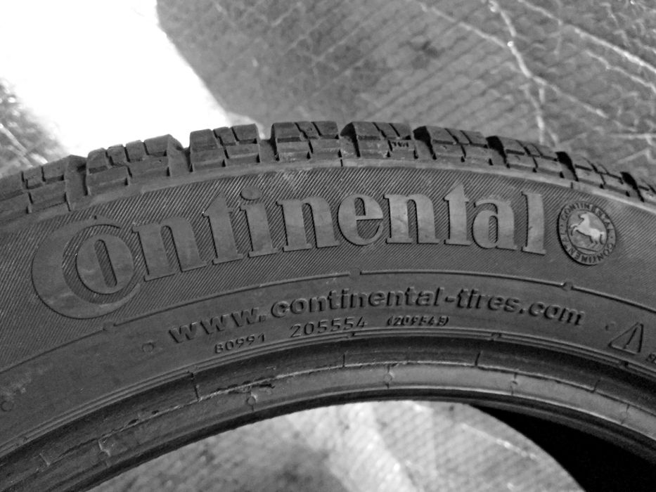 Шини Б/в 205.50.17 пара Continental