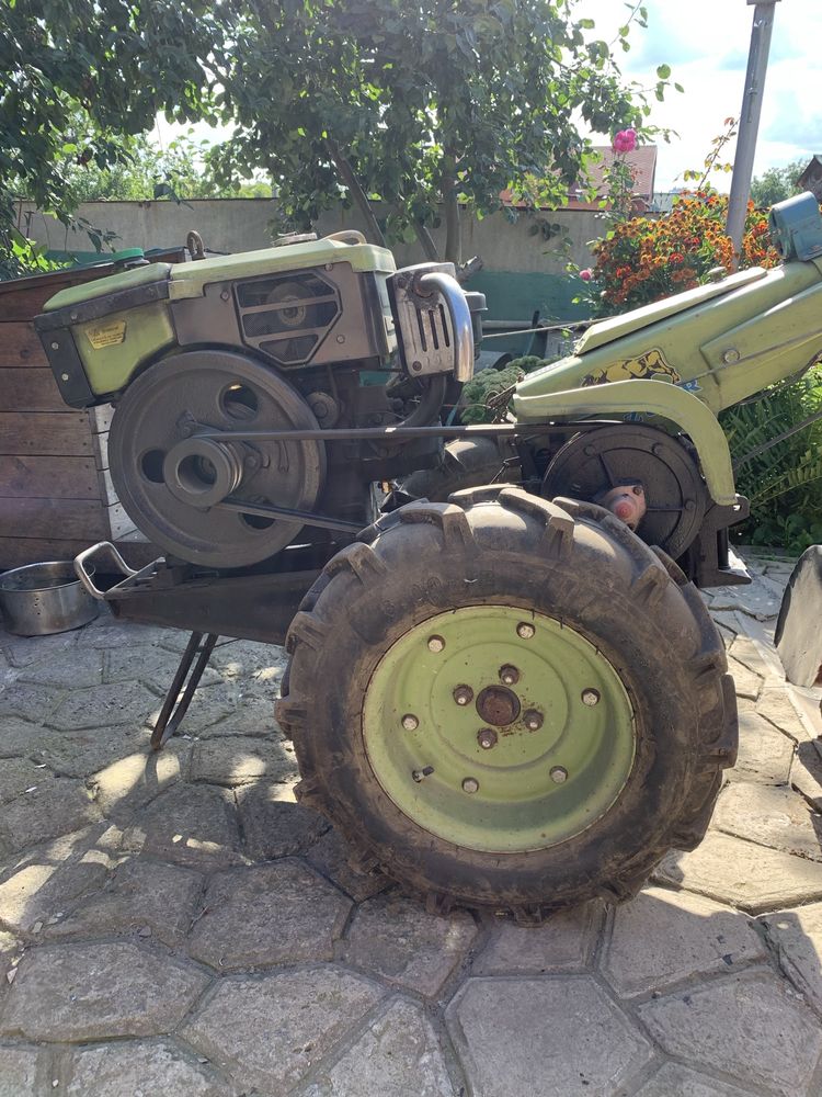 Продам Мотоблок Зубр