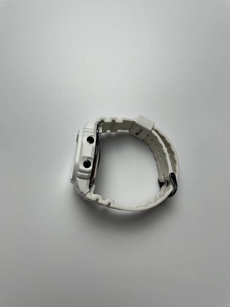 Чоловічий годинник Casio G-SHOCK DW-H5600-7ER