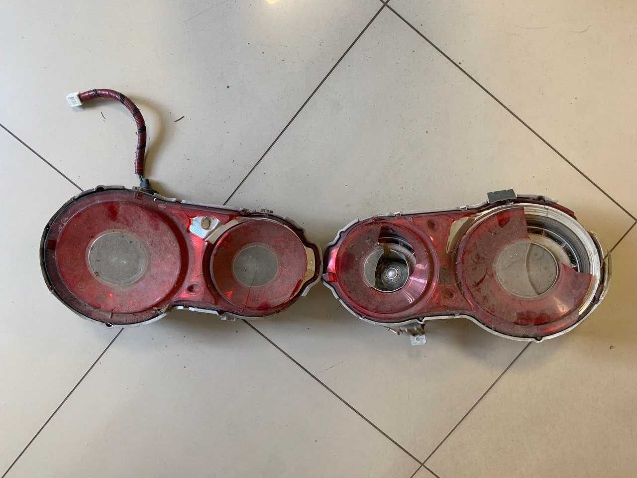 Lampy tylne Nissan GTR R35 uszkodzone