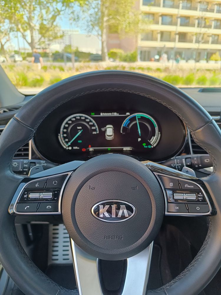 Kia Xceed + SRF PHEV