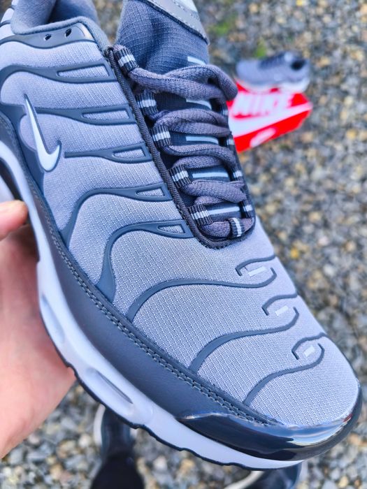 Кросівки підліткові Nike Air Max Tn Plus термо осінь зима сірі