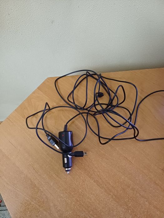 Продам видеорегистратор Hikvison