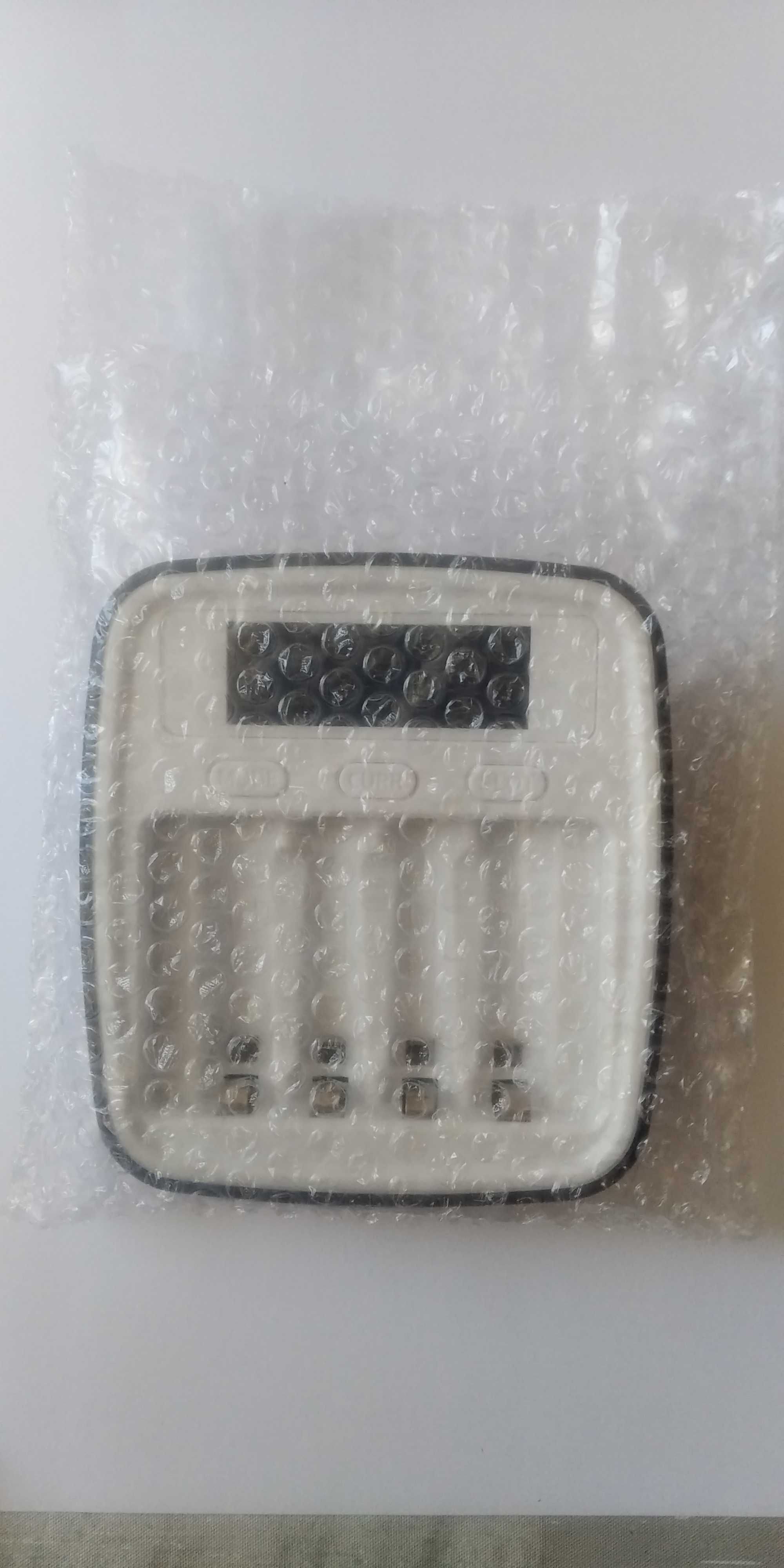 Ładowarka EverActive NC-1000M NiMH/NiCD AA/AAA USB