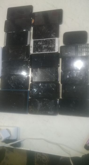 Добрый день. Продам разные виды телефонов или обменяю на один рабочий!