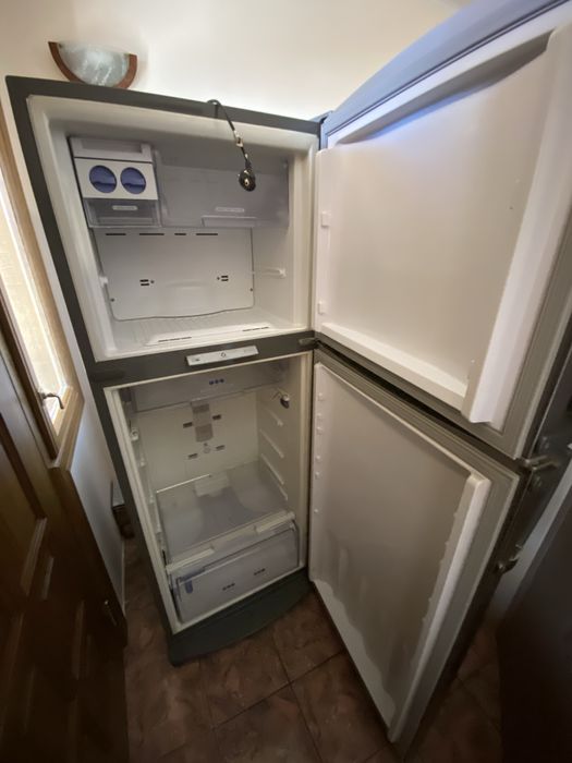 Холодильник Whirlpool ARC 42081