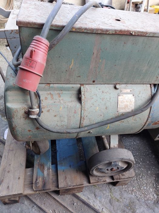 Maquina de soldar rotativa