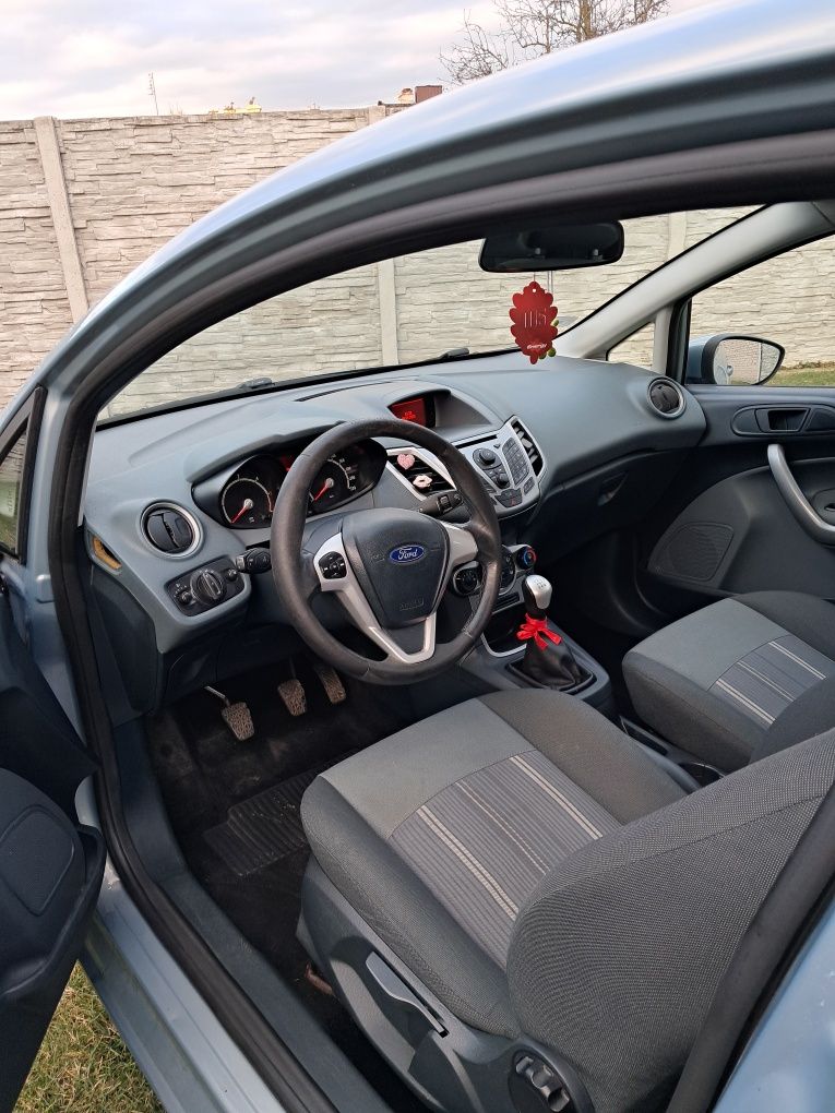 Sprzedam Ford Fiesta MK7 1.4cdti
