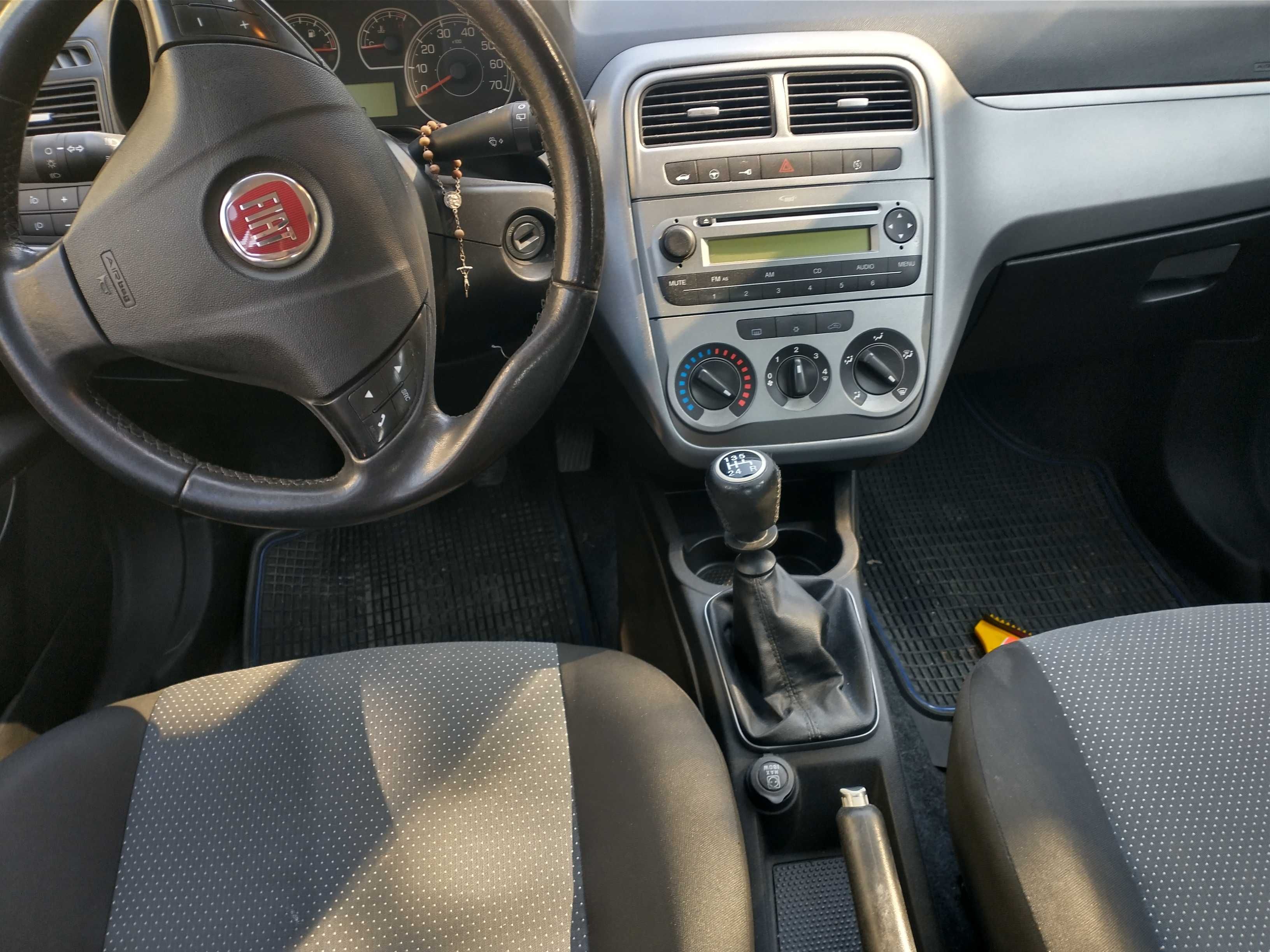 FIAT GRANDE PUNTO 1,4 KRAJOWY 2010/2011 5 -drzwi klima 133 tys km