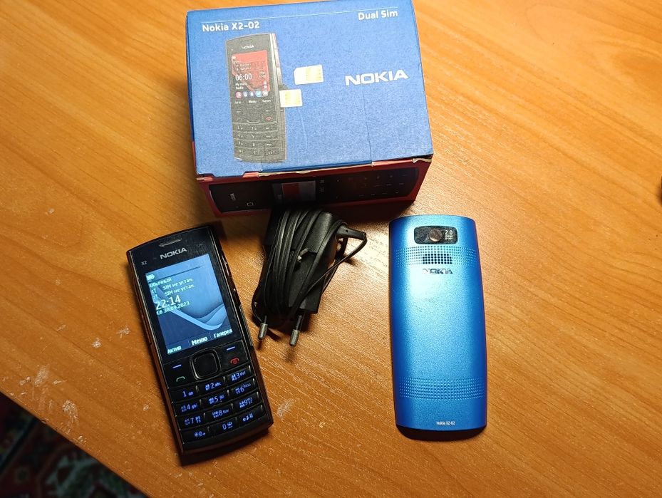 Nokia x2-02 з коробкою