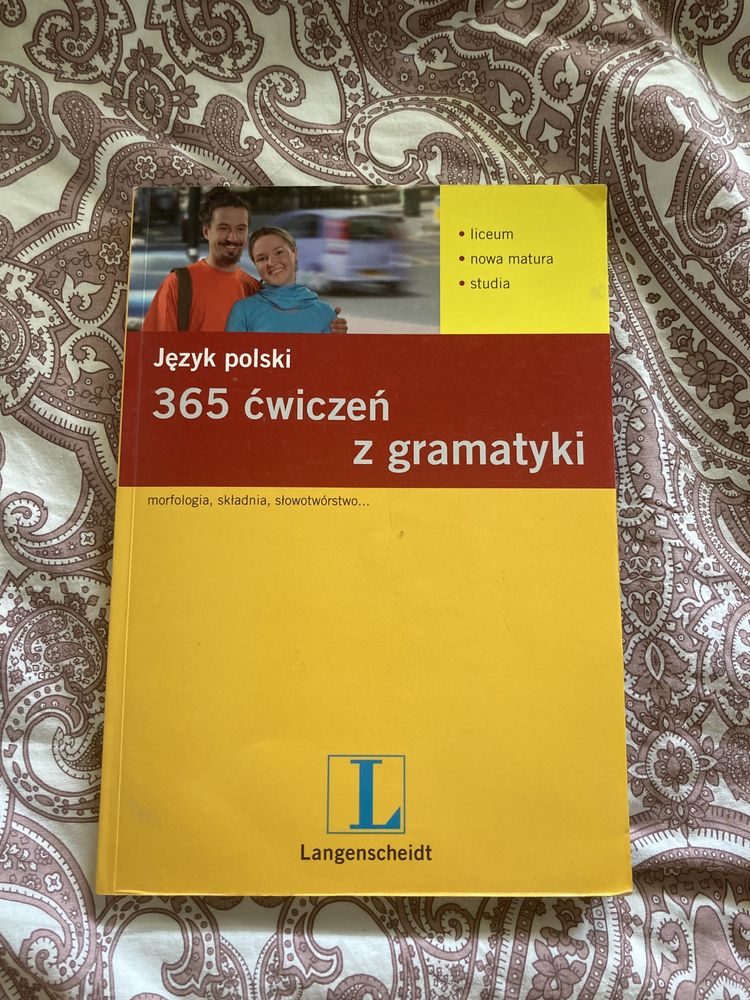 Książka 365 ćwiczeń z gramatyki