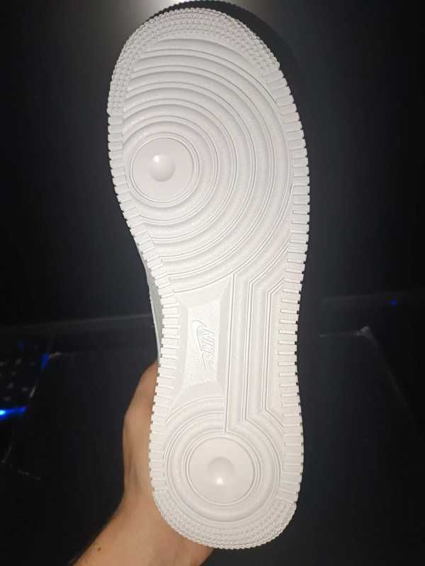 Nowe\Autentyzm*airDamskieNikeForce1Supreme Biały UnisexTrampki 44