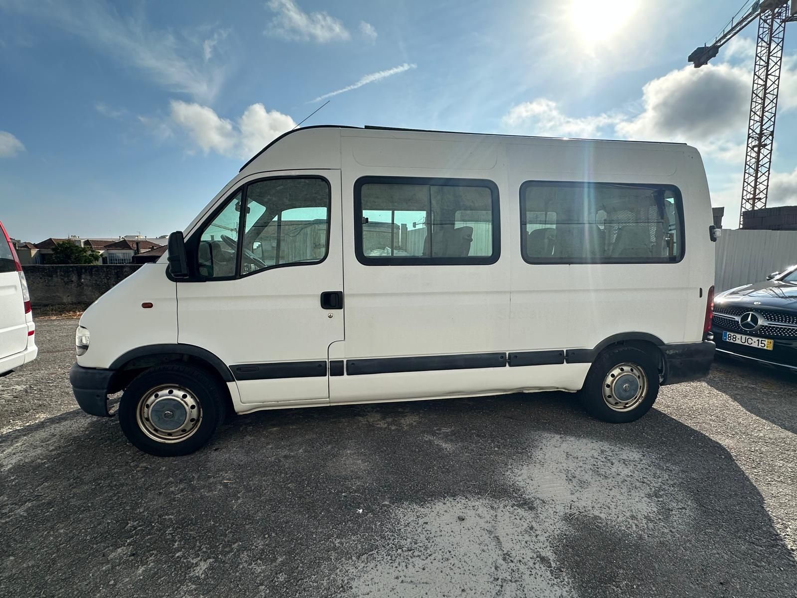 Nissan Interstar para transporte de pessoas com mobilidade reduzida