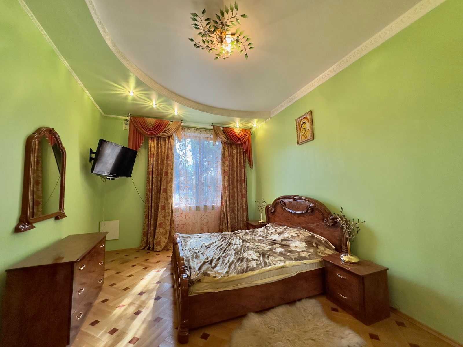Продаж 3 кім квартири по вул.Мечникова(парковка, підвал)