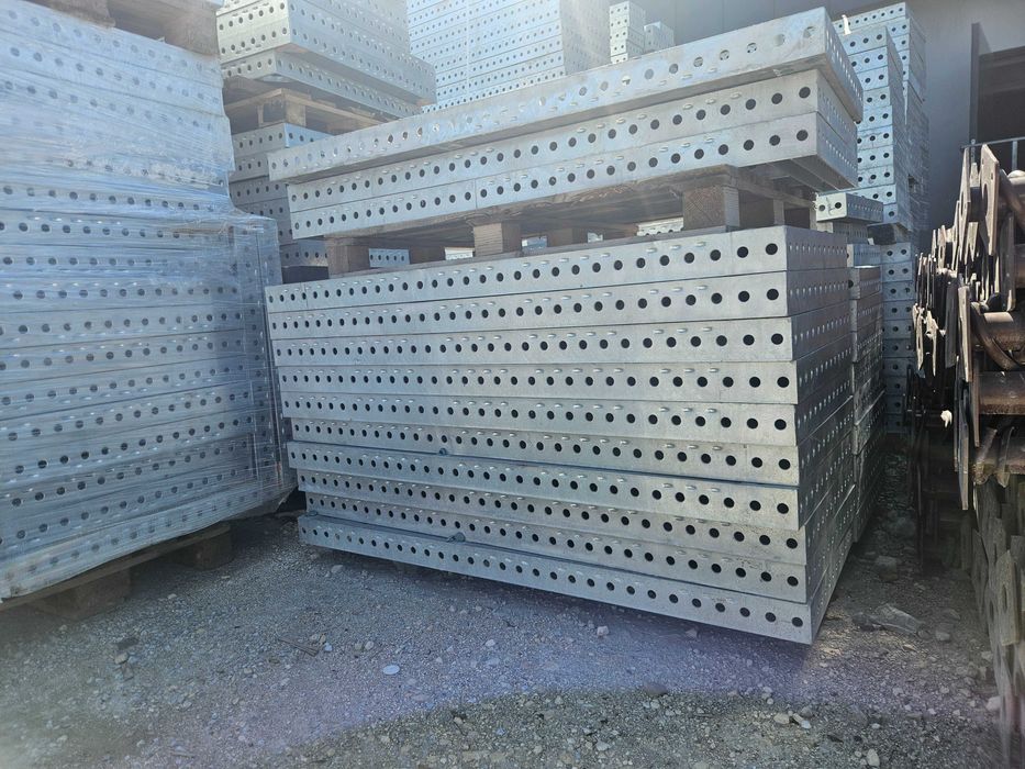 Sklejka budowlana, szalunki stropowe, podpora budowlana dźwigar korona