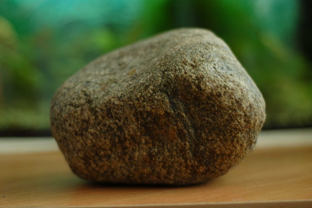 Камінь старий крепкий