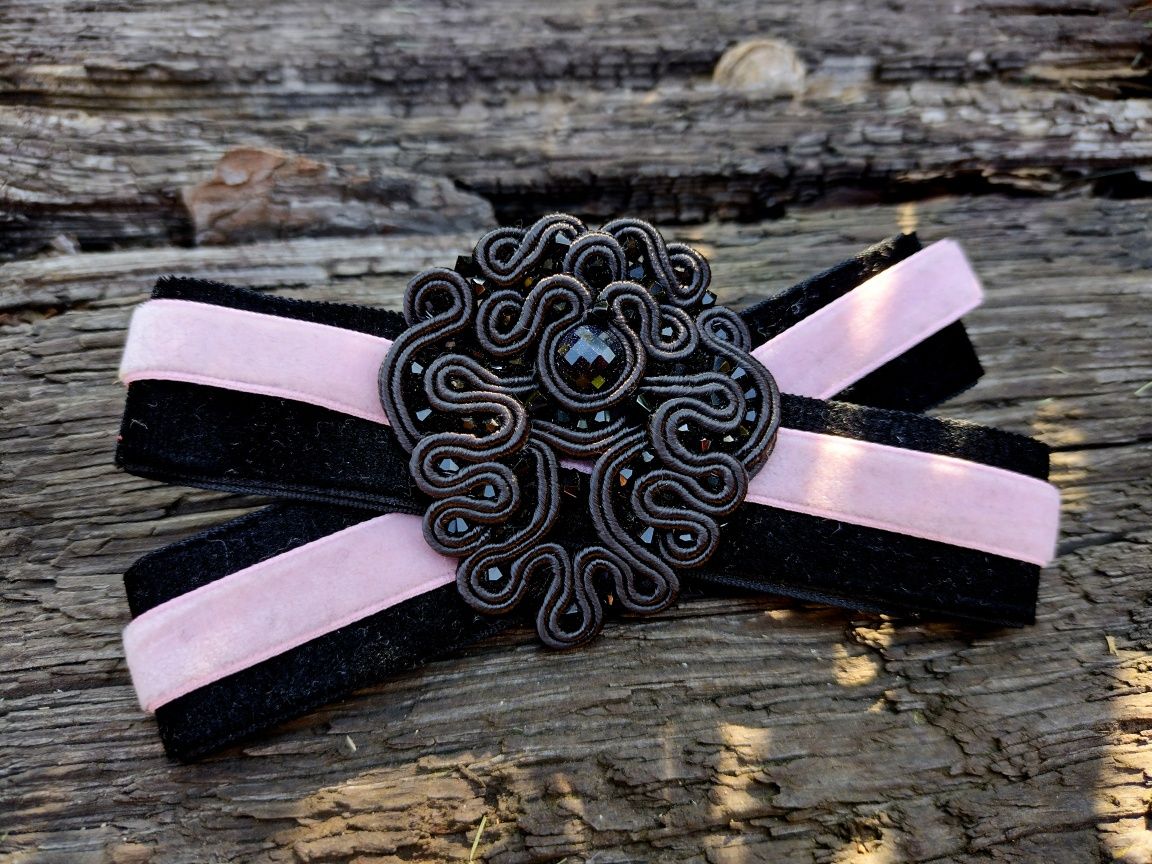 Mucha kokarda broszka welur sutasz soutache