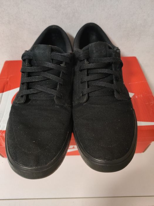 Чоловічі кеди Nike 44 розмір 28 см 

Опис:

Це класичні чорні кед