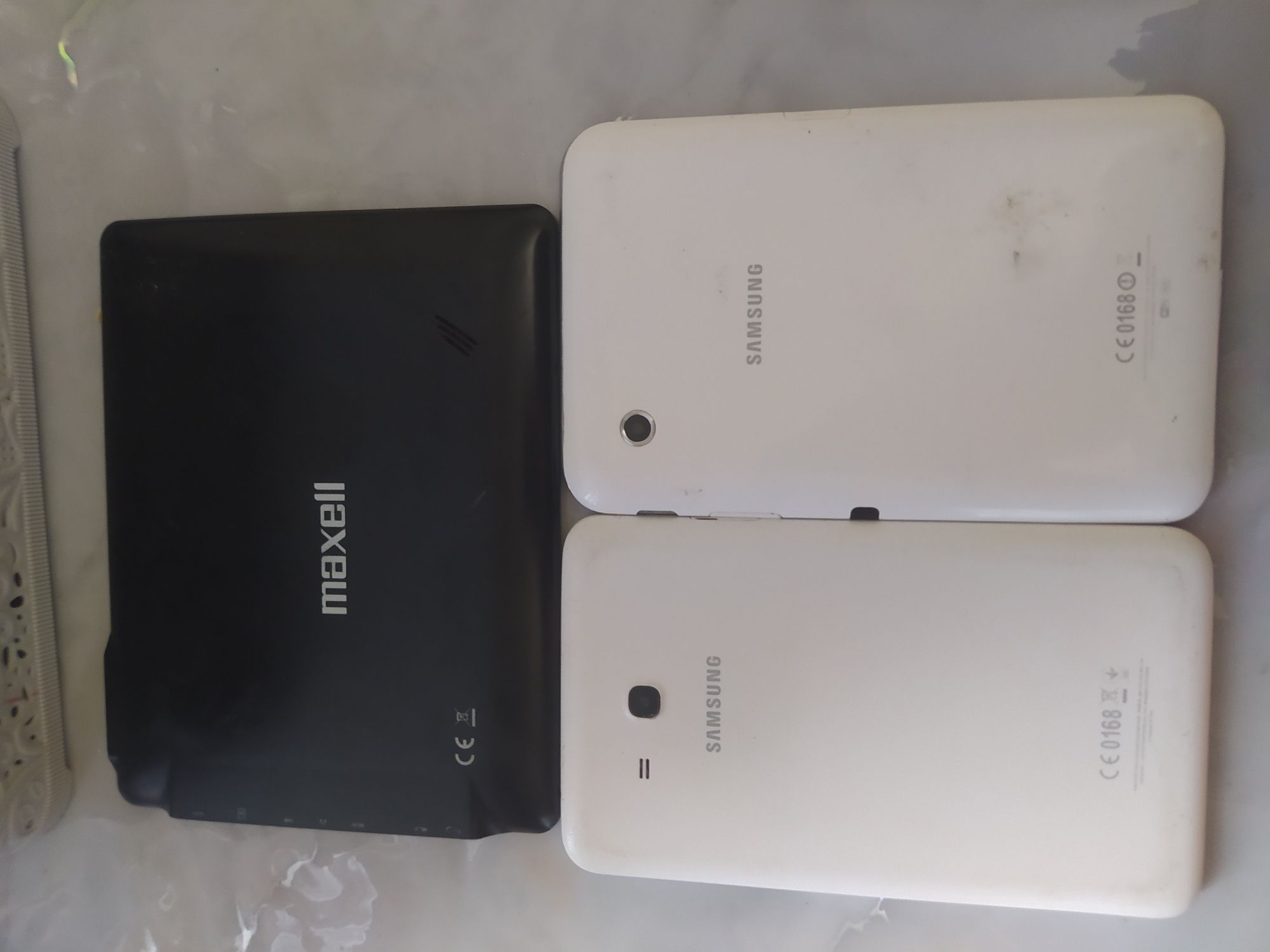 Планшеты Samsung 2 шт и maxeii