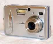 Vendo máquina fotográfica digital Fujifilm finepix a303