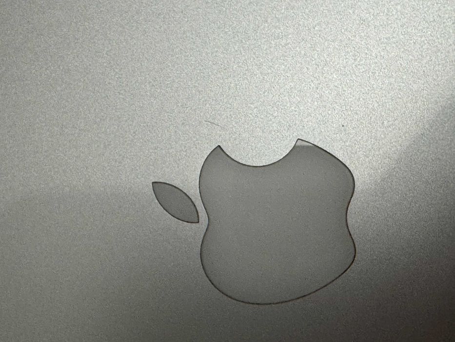 MacBook Air 13” (2017) | i5 / 8 GB RAM / 128 GB SSD | Idealny stan