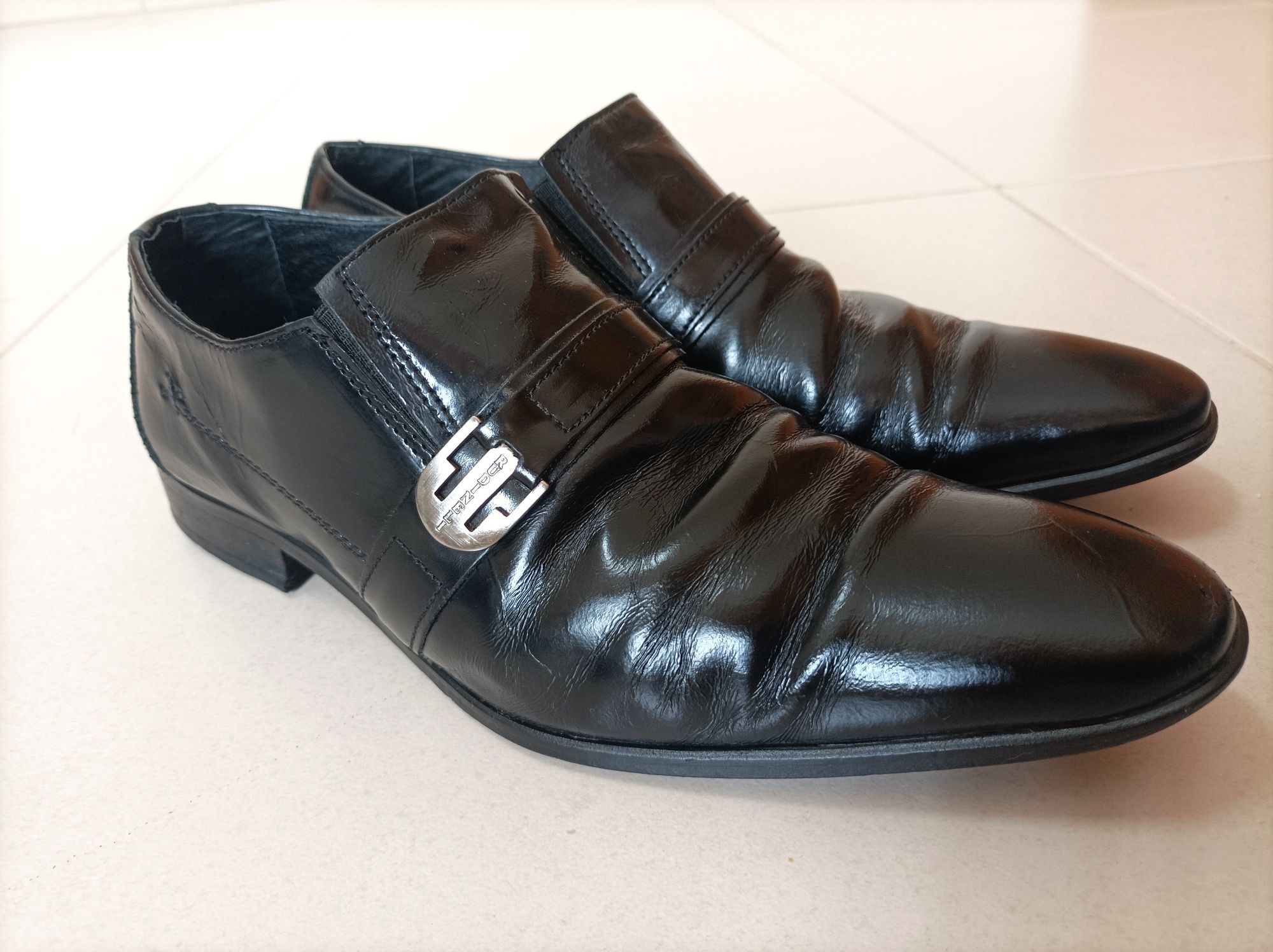 Sapatos pretos para Homem em pele genuína - Rudineli (T.41)