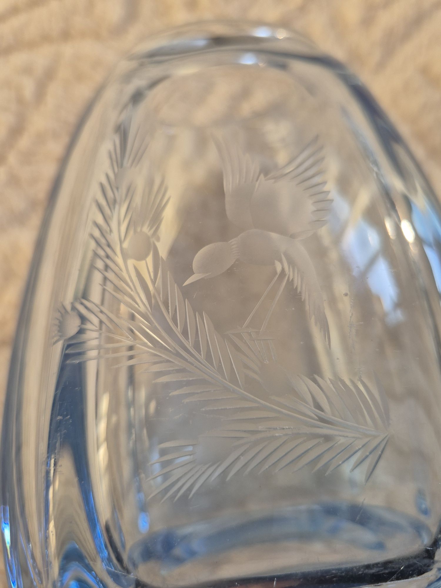 Elegancki szklany wazon Kosta Boda z motywem ptaka - 15 cm