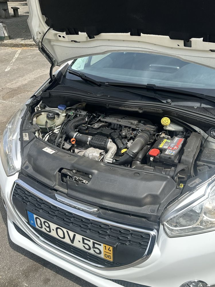 Peugeot 208 hdi 1.4 5 lugares